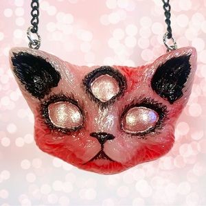 Pearly pink third eye kitty necklace